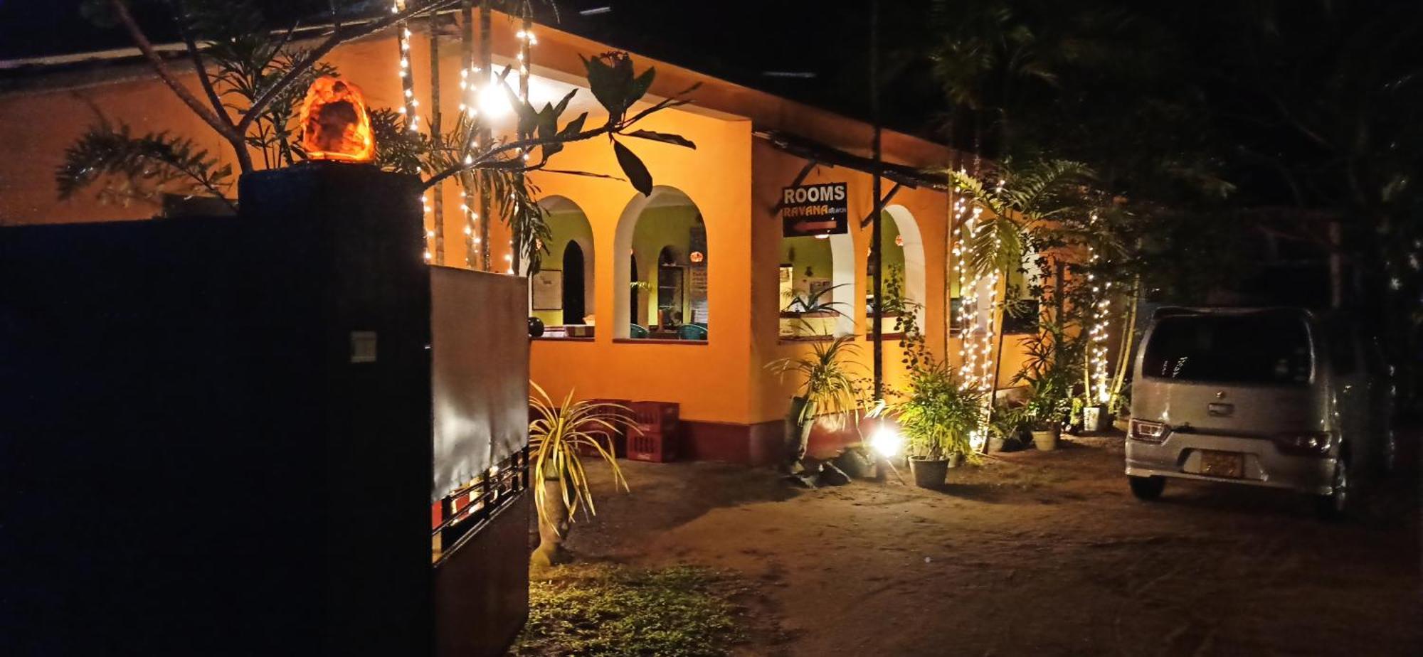 Ravana - Beach Cabanas Hikkaduwa Buitenkant foto