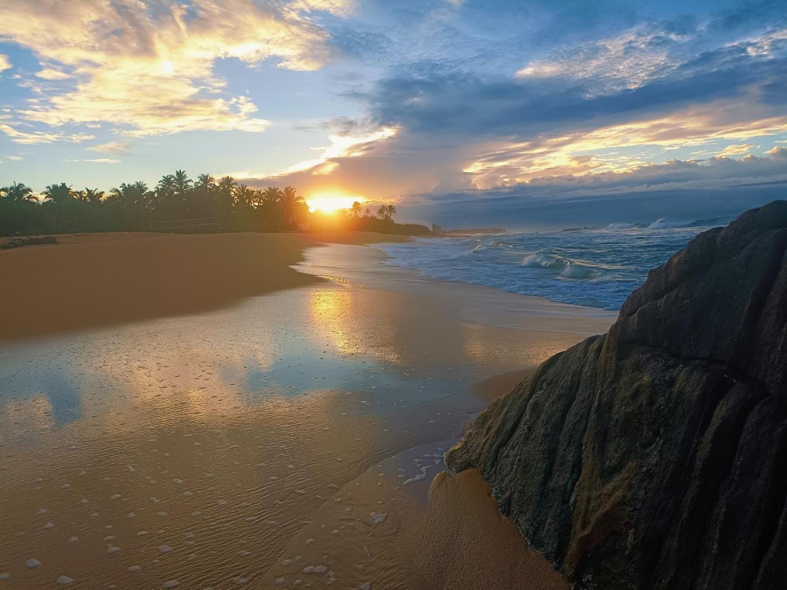 Ravana - Beach Cabanas Hikkaduwa Buitenkant foto