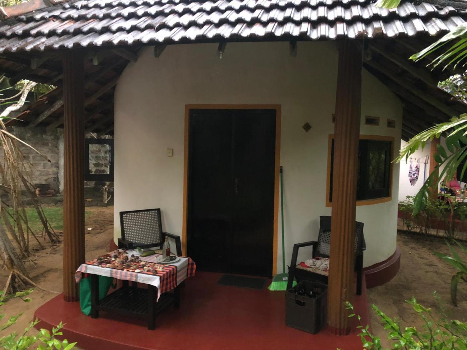 Ravana - Beach Cabanas Hikkaduwa Buitenkant foto